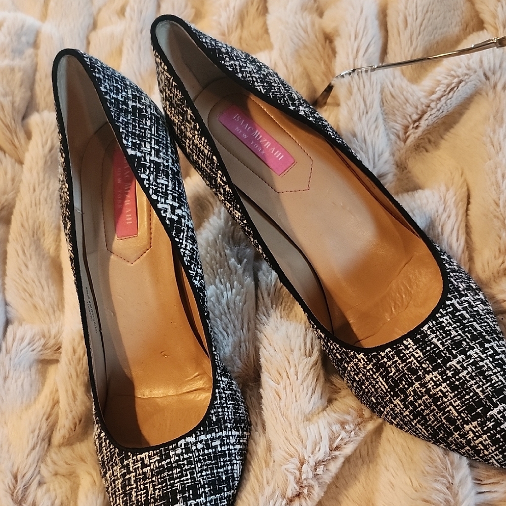 Elegant Isaac Mizrahi Black and White Tweed Women's Shoes, Size 10, 4" Heel